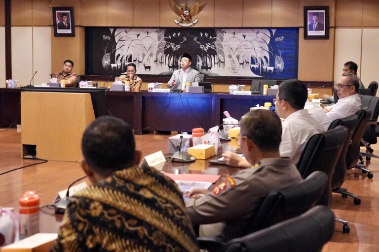 Menteri Nusron Wahid Komitmen Capai 87% LP2B demi Ketahanan Pangan Nasional