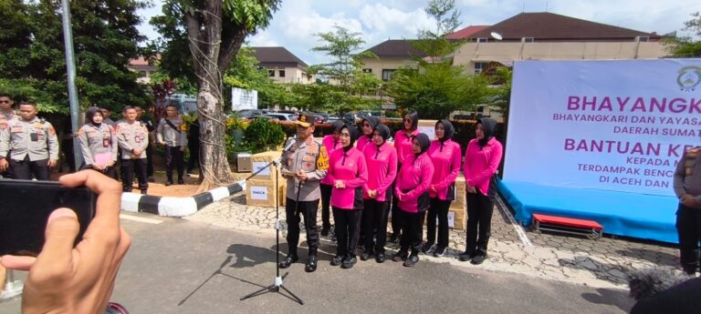 Bhayangkari Polda Sumsel Kirim 5 Truk Bantuan ke Aceh Tamiang dan Langkat