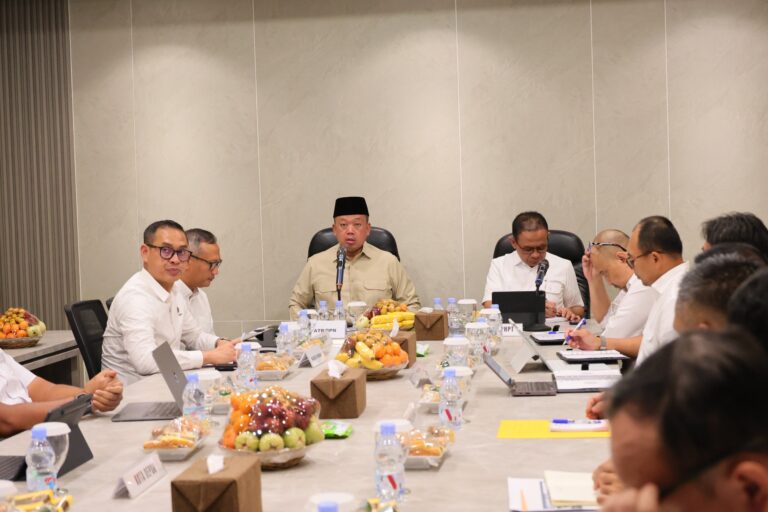 Tindak Lanjut Penyelesaian Berkas Layanan Pertanahan, Menteri Nusron Wahid Minta Jajarannya Selesaikan Secara Terukur