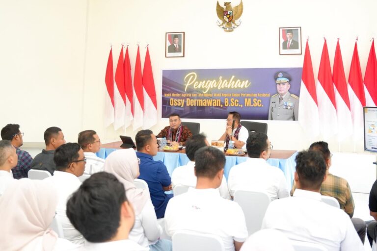Pesan Wamen Ossy Dermawan ke Jajaran Kantah Mempawah: Tingkatkan Layanan Sesuai Kebutuhan Masyarakat
