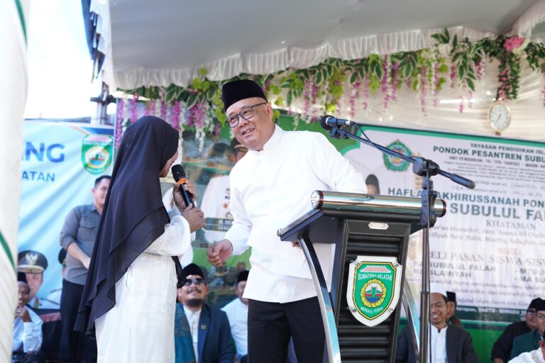 Cik Ujang: Santri Aset Bangsa, Lulusan Pesantren Harus Aktif Mengabdi di Masyarakat