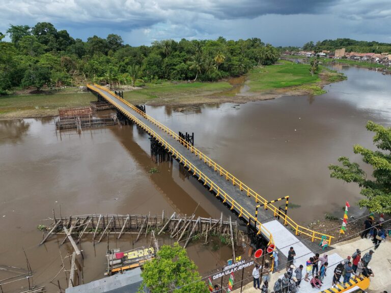 Herman Deru Resmikan Jembatan Senilai Hampir Rp5 Miliar di OKI