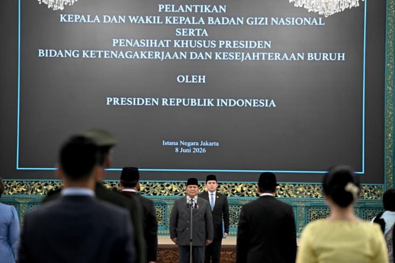 Prabowo Lantik Kepala dan Wakil Kepala BGN serta Penasihat Khusus Presiden