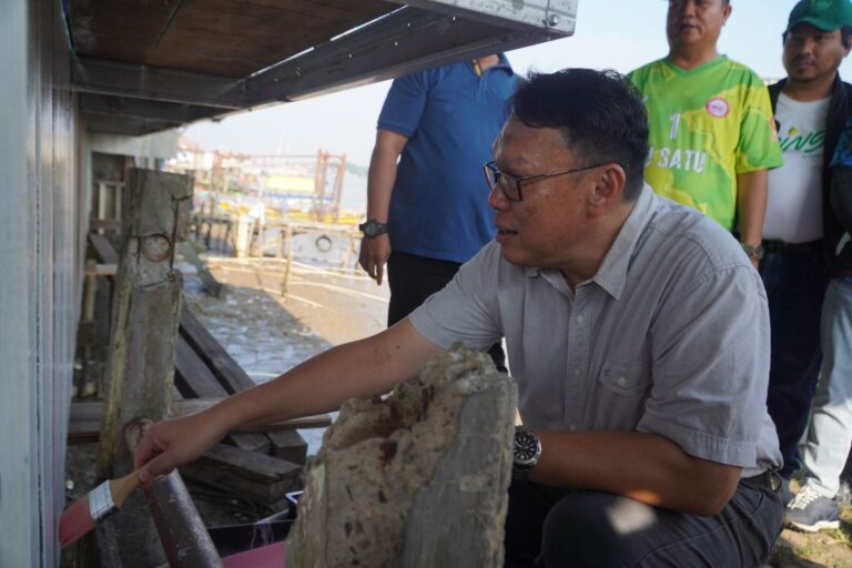Pemkot Palembang Percantik Rumah Warga di Tepian Sungai Musi