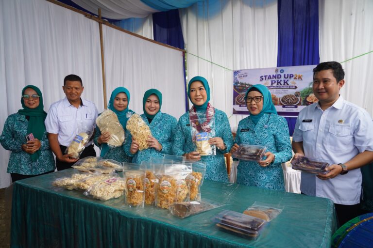 Peresmian Galeri UMKM dan Tinjau Stand UP2K di Muratara