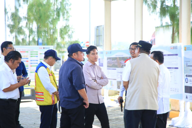 Gibran Tinjau Plaza Tol Bayung Lincir Muba