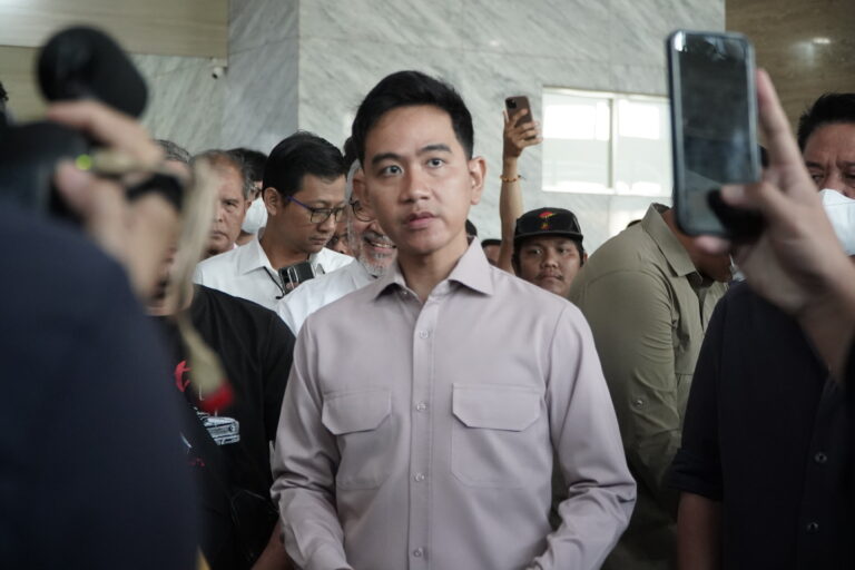 Gibran Tinjau Pelayanan BPJS di RSUD Siti Fatimah Palembang
